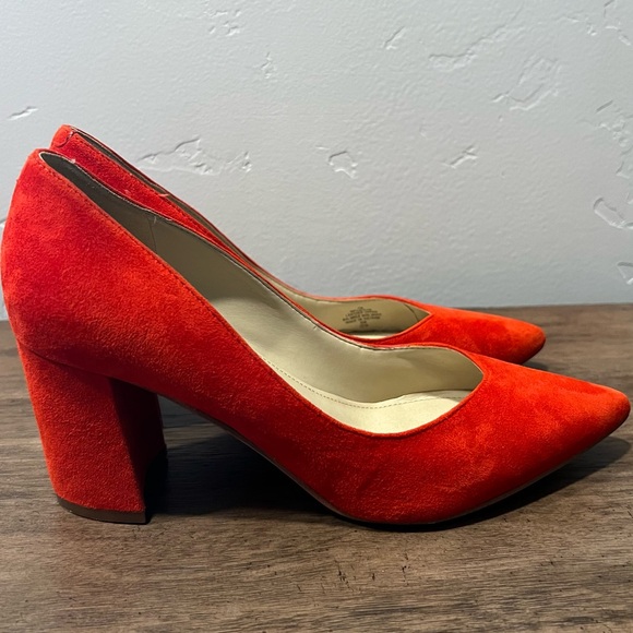 Marc Fisher Viviene Block-Heel Suede Pumps RED - Picture 3 of 6